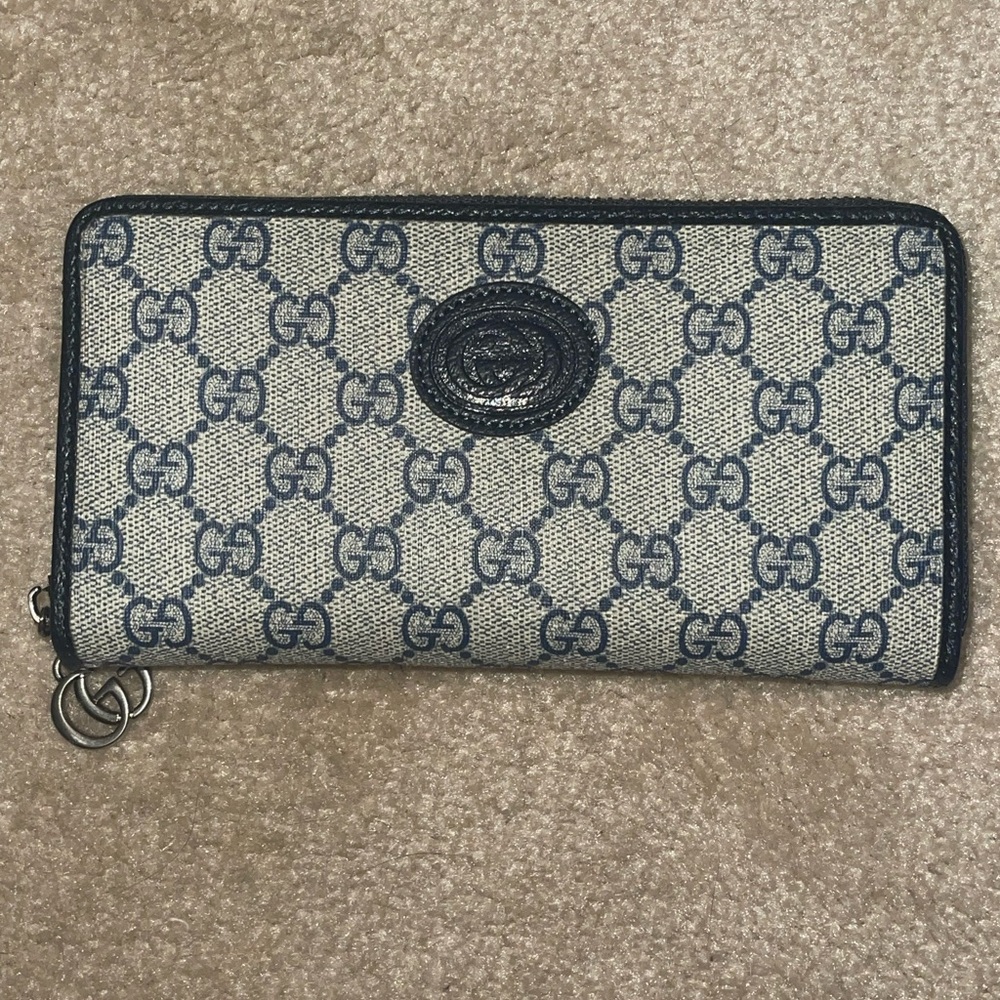Gucci Navy and Charcoal Leather wallet